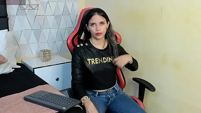 LiliJensen online show from 11.26.25