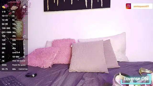 Snapshot of annie_jonnes chatting on 09.09.25 annie jonnes online show from 09.09.25