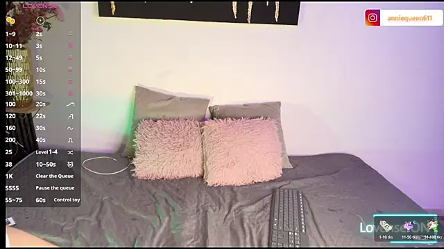 Snapshot of annie_jonnes chatting on 10.26.25 annie jonnes online show from 10.26.25