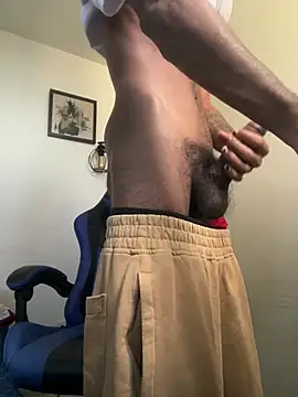 Snapshot of Miguel_bigcock chatting on 07.17.26 Miguel bigcock online show from 07.17.26