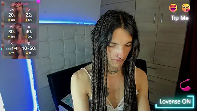 Maite Wings online show from 03.10.25
