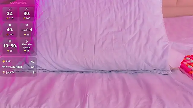 Snapshot of playfulcurvy chatting on 10.22.25 playfulcurvy online show from 10.22.25