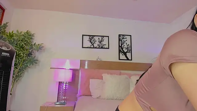 Snapshot of Olivia_pretty_ chatting on 03.03.25 Olivia pretty online show from 03.03.25