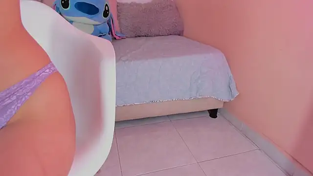 Snapshot of Olivia_pretty_ chatting on 03.06.25 Olivia pretty online show from 03.06.25