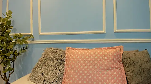 Lucy Canel online show from 10.02.25