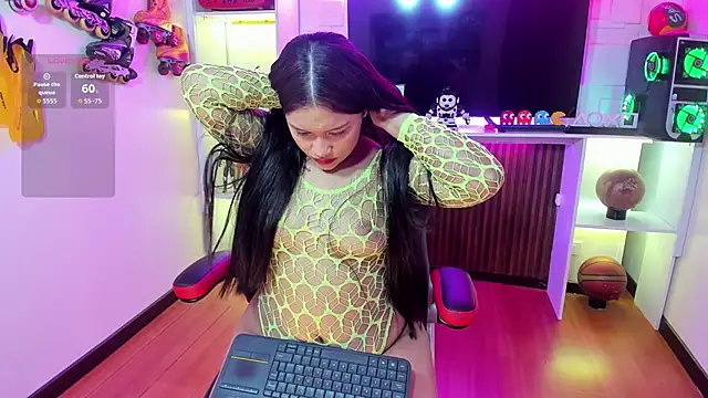 Snapshot of i_am_karoll chatting on 02.06.26 i am karoll online show from 02.06.26