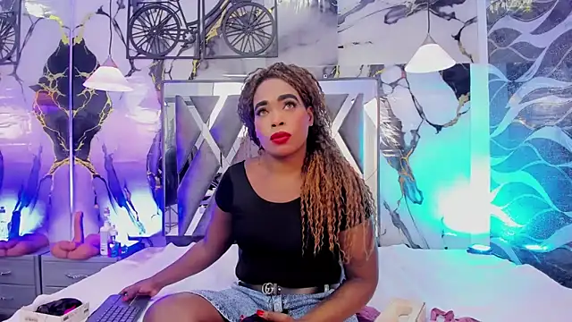 CandyMartinez  online show from 05.12.26