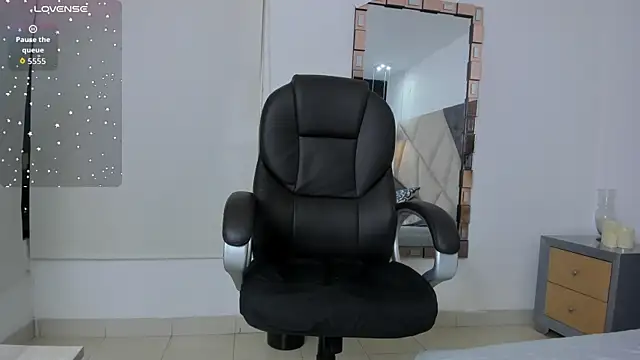 Snapshot of SaskiaGrendel chatting on 09.21.25 SaskiaGrendel online show from 09.21.25