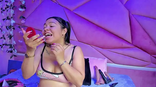  Violeta 18 online show from 10.17.25