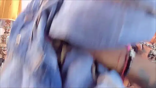 Aprillebony online show from 09.10.25