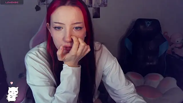Snapshot of JayMollyy chatting on 03.04.25 JayMollyy online show from 03.04.25