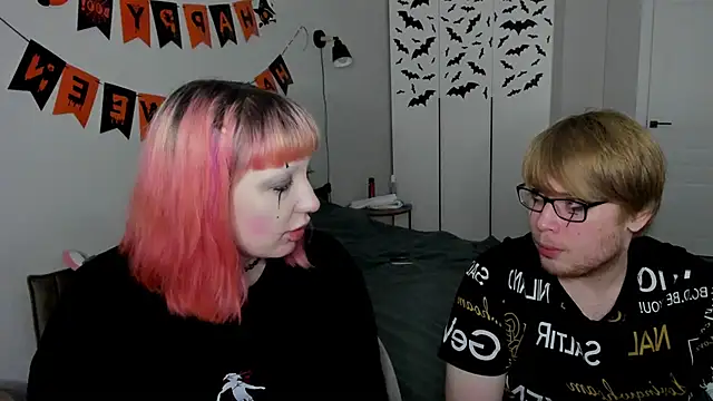 JayMollyy online show from 10.31.25