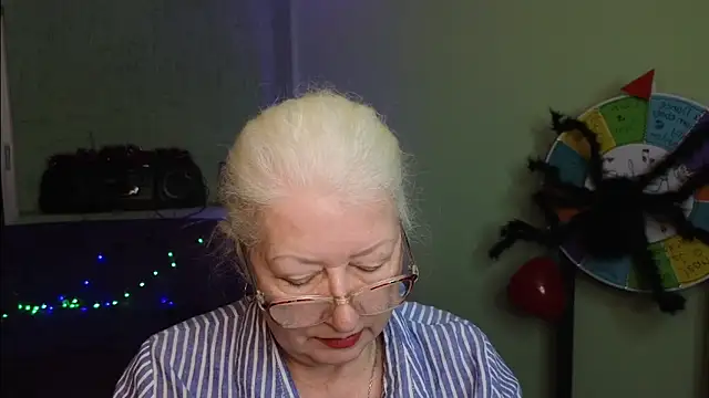 Snapshot of Maya_Mayflower chatting on 03.03.25 Maya Mayflower online show from 03.03.25