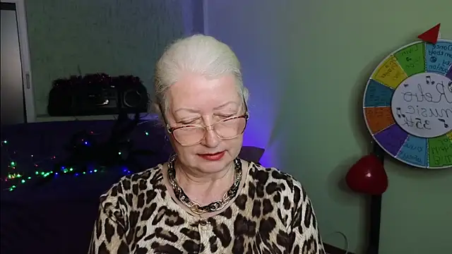 Snapshot of Maya_Mayflower chatting on 03.04.25 Maya Mayflower online show from 03.04.25