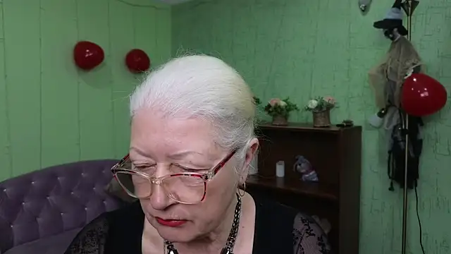 Snapshot of Maya_Mayflower chatting on 03.06.25 Maya Mayflower online show from 03.06.25