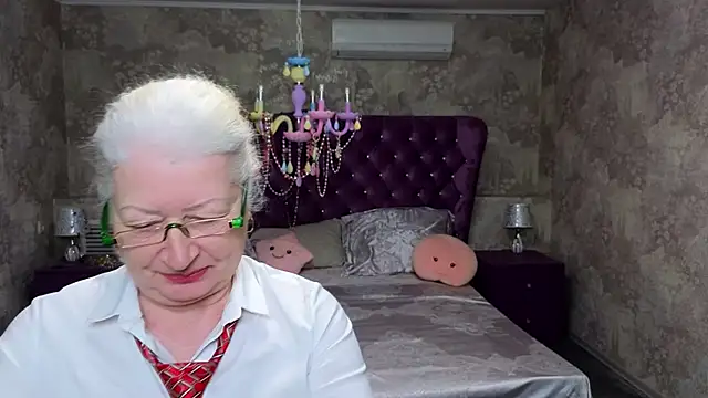 Snapshot of Maya_Mayflower chatting on 03.12.25 Maya Mayflower online show from 03.12.25