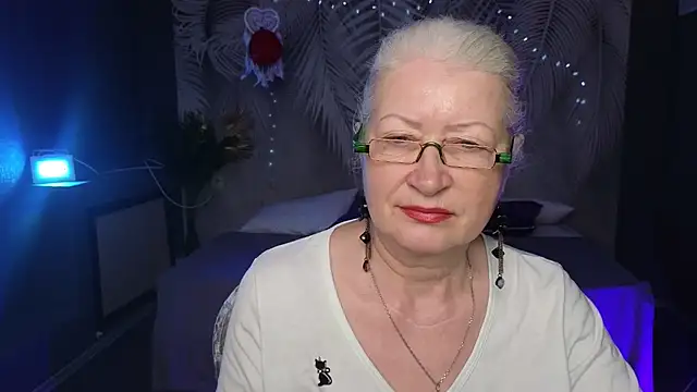 Snapshot of Maya_Mayflower chatting on 03.14.25 Maya Mayflower online show from 03.14.25