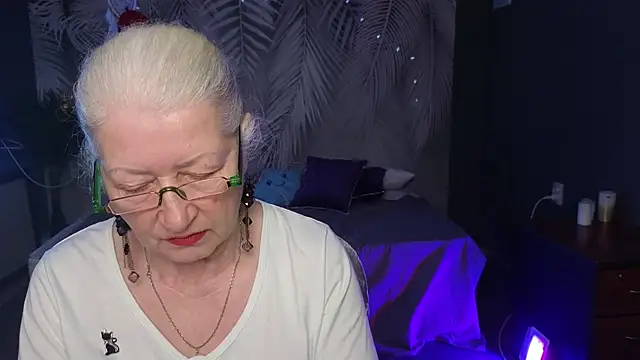 Snapshot of Maya_Mayflower chatting on 03.14.25 Maya Mayflower online show from 03.14.25