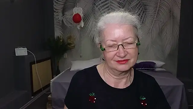 Snapshot of Maya_Mayflower chatting on 03.16.25 Maya Mayflower online show from 03.16.25