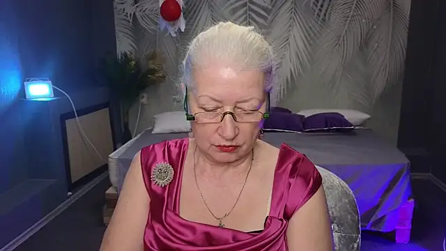 Snapshot of Maya_Mayflower chatting on 03.17.25 Maya Mayflower online show from 03.17.25