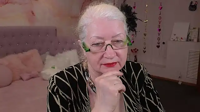 Snapshot of Maya_Mayflower chatting on 03.18.25 Maya Mayflower online show from 03.18.25