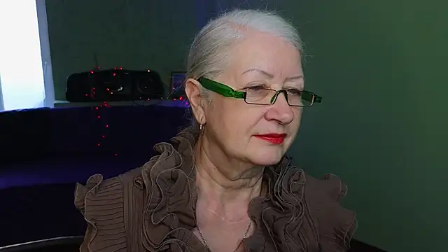 Snapshot of Maya_Mayflower chatting on 03.19.25 Maya Mayflower online show from 03.19.25