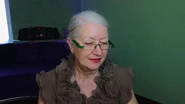 Snapshot of Maya_Mayflower chatting on 03.19.25 Maya Mayflower online show from 03.19.25