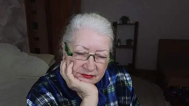 Snapshot of Maya_Mayflower chatting on 03.20.25 Maya Mayflower online show from 03.20.25