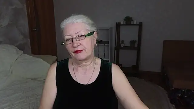 Snapshot of Maya_Mayflower chatting on 03.20.25 Maya Mayflower online show from 03.20.25