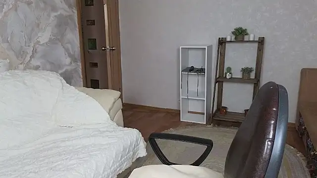 Snapshot of Maya_Mayflower chatting on 03.20.25 Maya Mayflower online show from 03.20.25