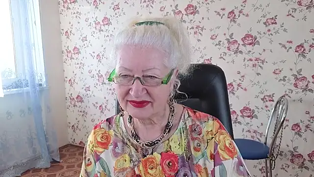 Snapshot of Maya_Mayflower chatting on 09.21.25 Maya Mayflower online show from 09.21.25