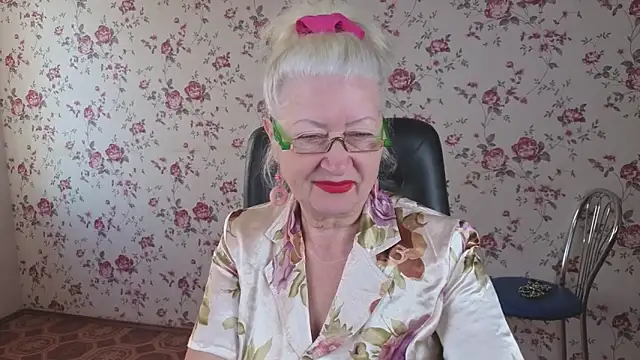 Snapshot of Maya_Mayflower chatting on 09.29.25 Maya Mayflower online show from 09.29.25