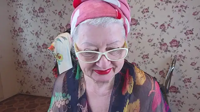 Snapshot of Maya_Mayflower chatting on 10.16.25 Maya Mayflower online show from 10.16.25