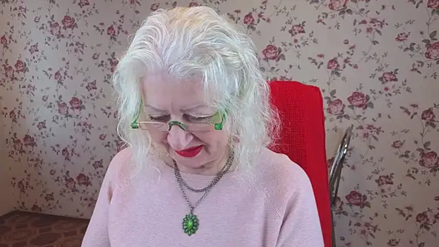 Snapshot of Maya_Mayflower chatting on 10.25.25 Maya Mayflower online show from 10.25.25