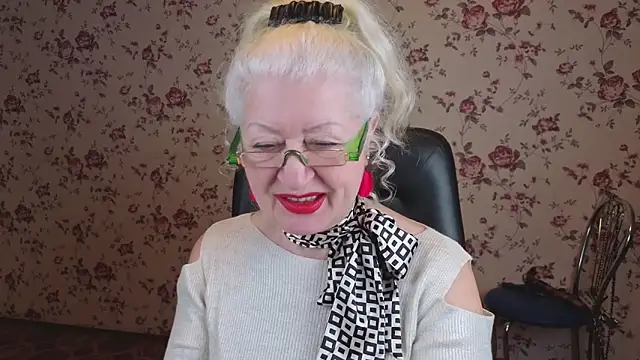 Maya Mayflower online show from 12.21.25