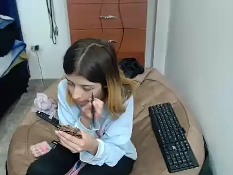 KratosAfroditacs online show from 11.07.25