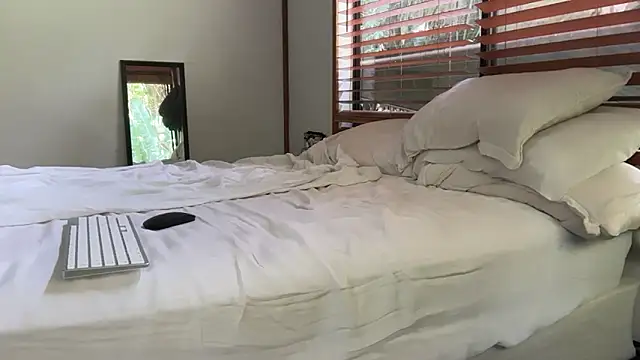 pleasuresponge online show from 12.22.25