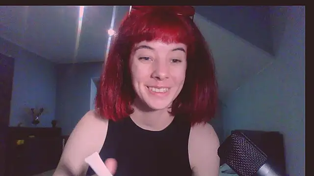 Snapshot of _Amber_Doll_ chatting on 10.18.25  Amber Doll  online show from 10.18.25