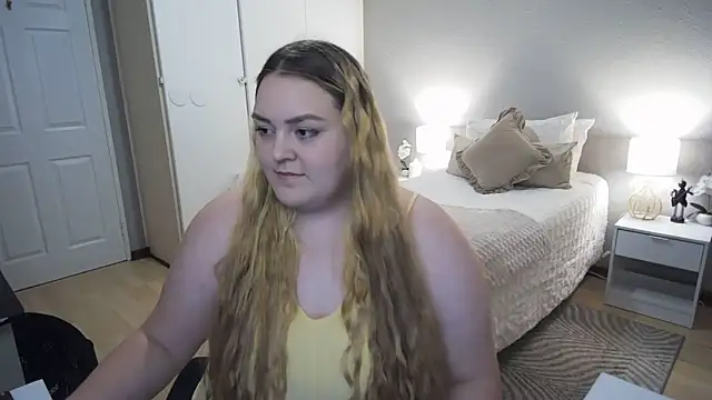 Snapshot of Neytjie chatting on 11.23.25 Neytjie online show from 11.23.25