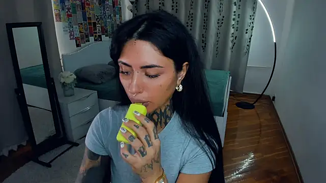 CharimgSabrina online show from 10.09.25