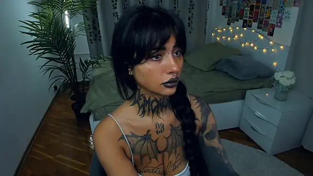 CharimgSabrina online show from 11.14.25