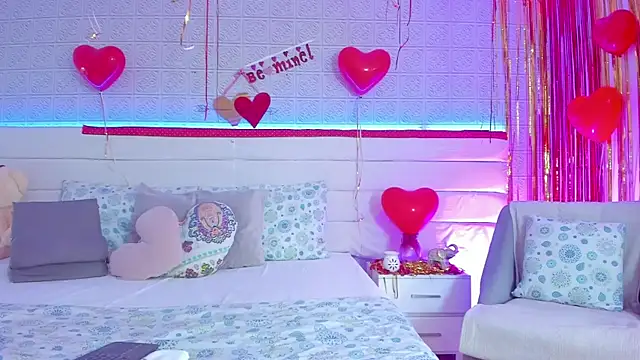 LeilaHiuston online show from 09.22.25