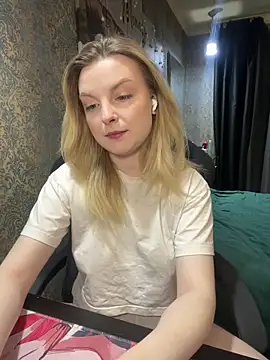 Snapshot of Lina_ly chatting on 03.22.25 Lina ly online show from 03.22.25