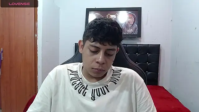 Alejandroo 22 online show from 03.17.25