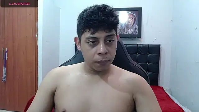 Alejandroo 22 online show from 03.19.25