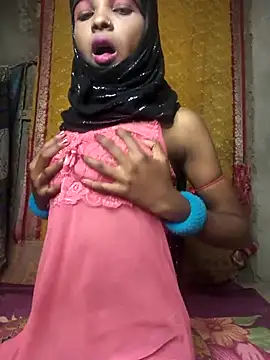 Snapshot of Cutesoma01 chatting on 10.26.25 Cutesoma01 online show from 10.26.25