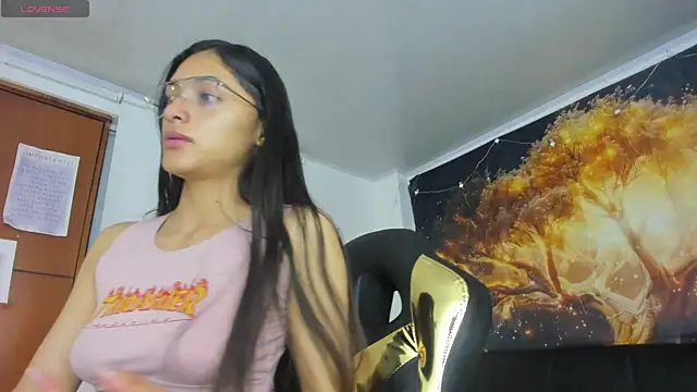 Valen Person online show from 03.05.25