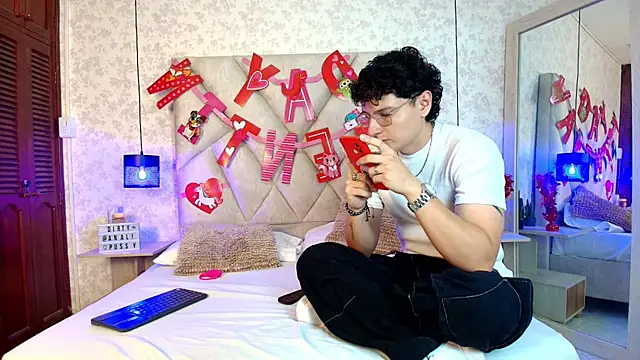 Lucymatty online show from 09.13.25
