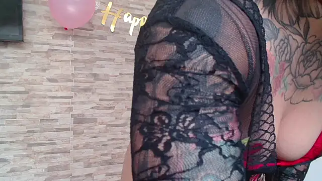 Snapshot of Cristal_Velle chatting on 03.05.25 Cristal Velle online show from 03.05.25