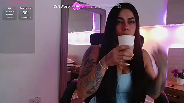 Snapshot of Cristal_Velle chatting on 09.10.25 Cristal Velle online show from 09.10.25